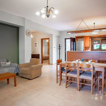 Dimitra Villa Vlachata